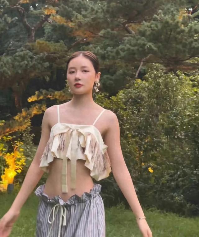 徐娇的照片好真实,还有人记得这个女孩吗?