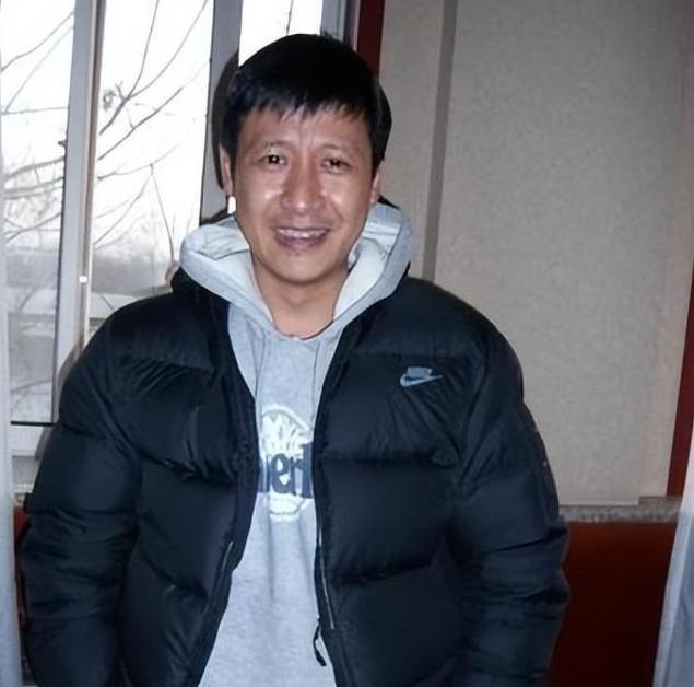 国家一级演员张国强:因穷被前妻抛弃,后娶郭京飞旧爱,今很幸福