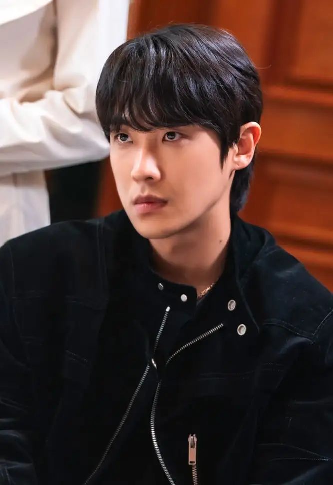 偶像退团转型演员:李准5年爱豆生涯说散就散,妍雨遭排挤黯然离队