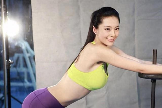 艾尚真被称为中国第一黄金身材，颜值也好，嫁个好丈夫幸福惹人羡