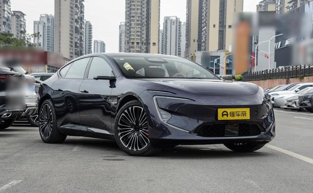 前排双零重力座椅，综合续航1155km+魔毯悬架，中大型车值得一看