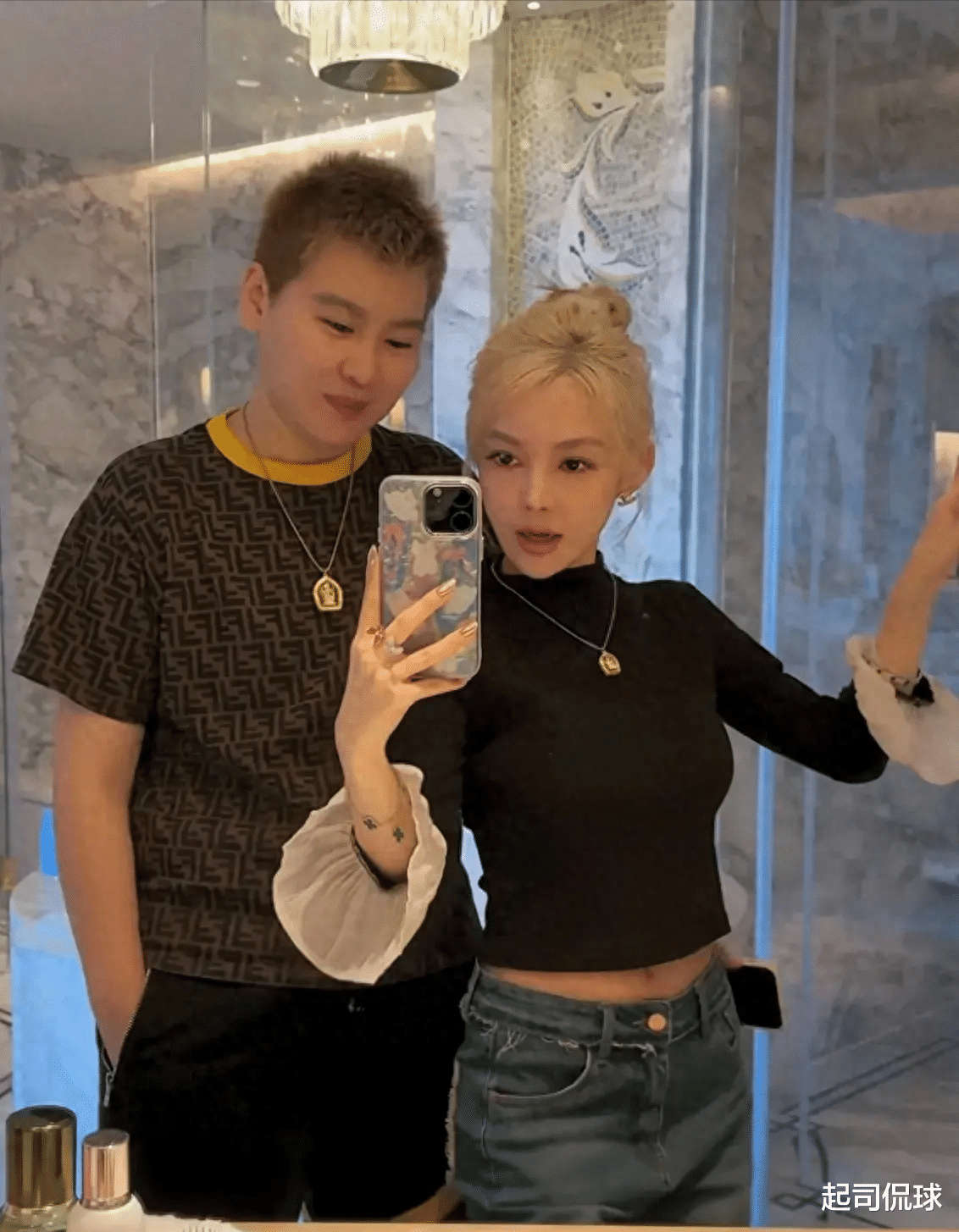 网红郭美美自曝黄景瑜张伦硕都是她前任,坐牢7年又当老板