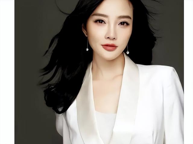 前女友是吴昕,前未婚妻是张天爱,在老婆孕期出轨,渣男藏不住了