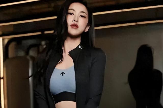 朱珠瘦身50斤,练出完美身材曲线,网友:自律的女人真美