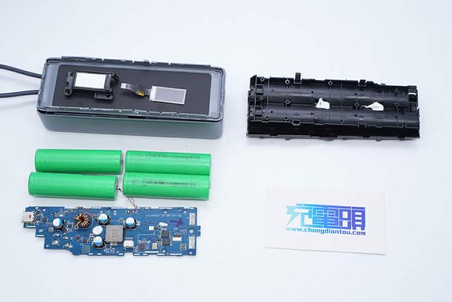 支持65W PD快充和120W小米快充，小米165W自帶線充電寶拆解