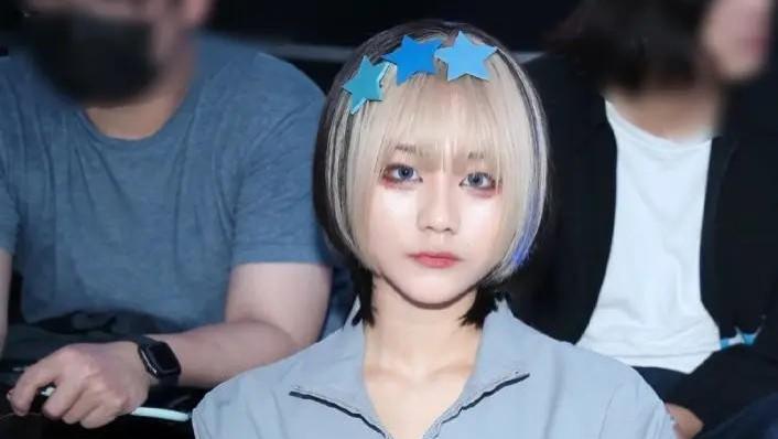 把两位前婆婆当成亲妈，帮助情敌女儿出道，王菲的格局不一般