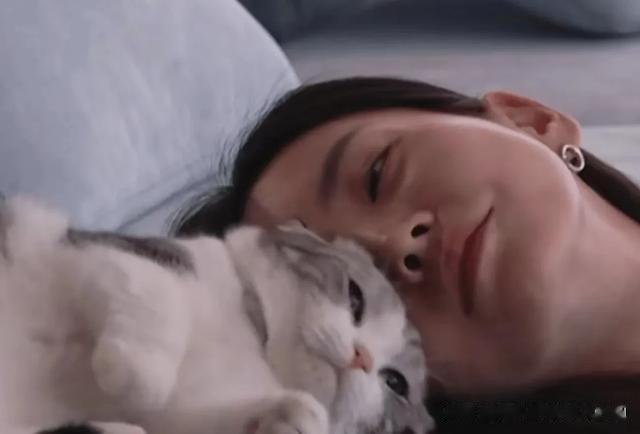 于文文退出综艺录制,表情细节令人心疼,原生家庭的伤害很难治愈