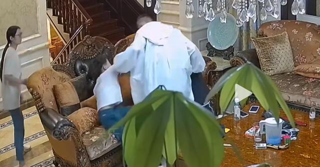 网红樊小慧发了自己一个月的收入3400万,没错,是三千四百多万!