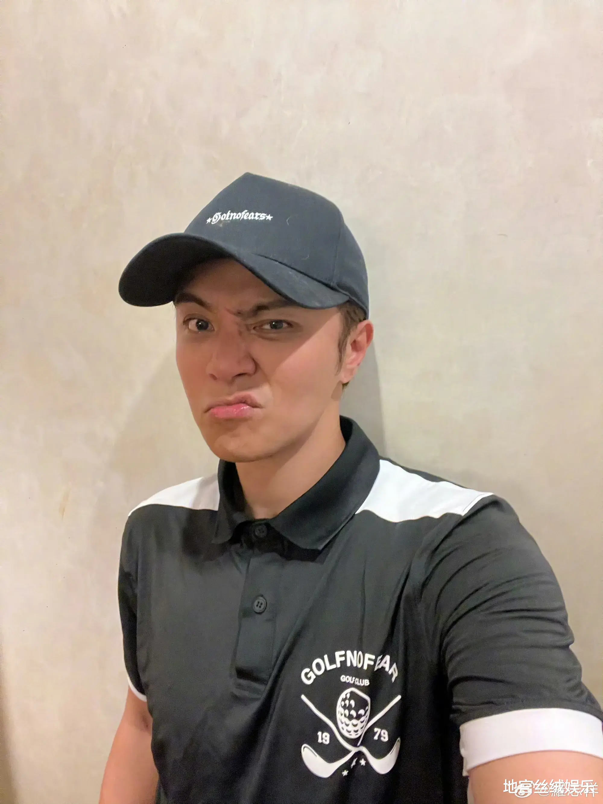 罗志祥整容了?面部僵硬脸肿不自然,发面像蜡像,拍照自证被嘲丑