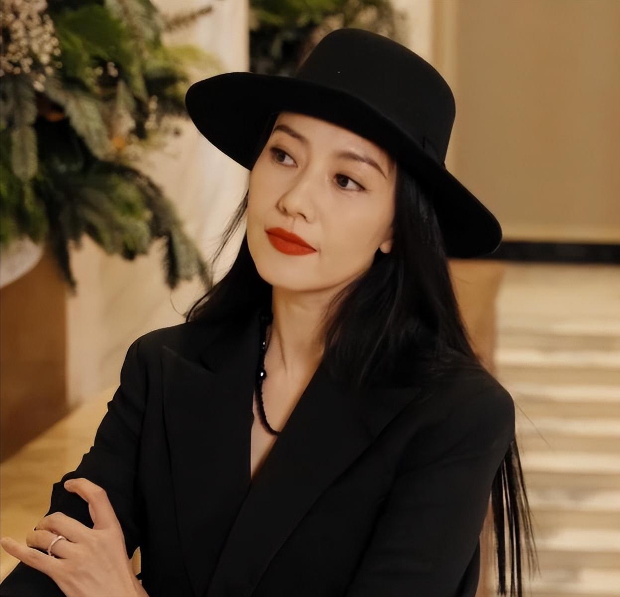 37岁刘诗诗对比45岁高圆圆，骨相老去和皮相老去的差距一目了然