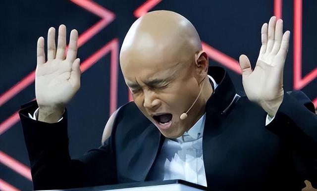 移居美国,开豪车住豪宅,48岁的乐嘉,已经被迫走上了另一条大道