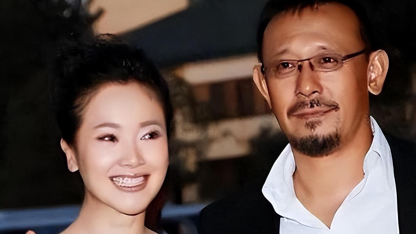 “风流成性”的左小青：绯闻不断，如今仍靠身材吸睛