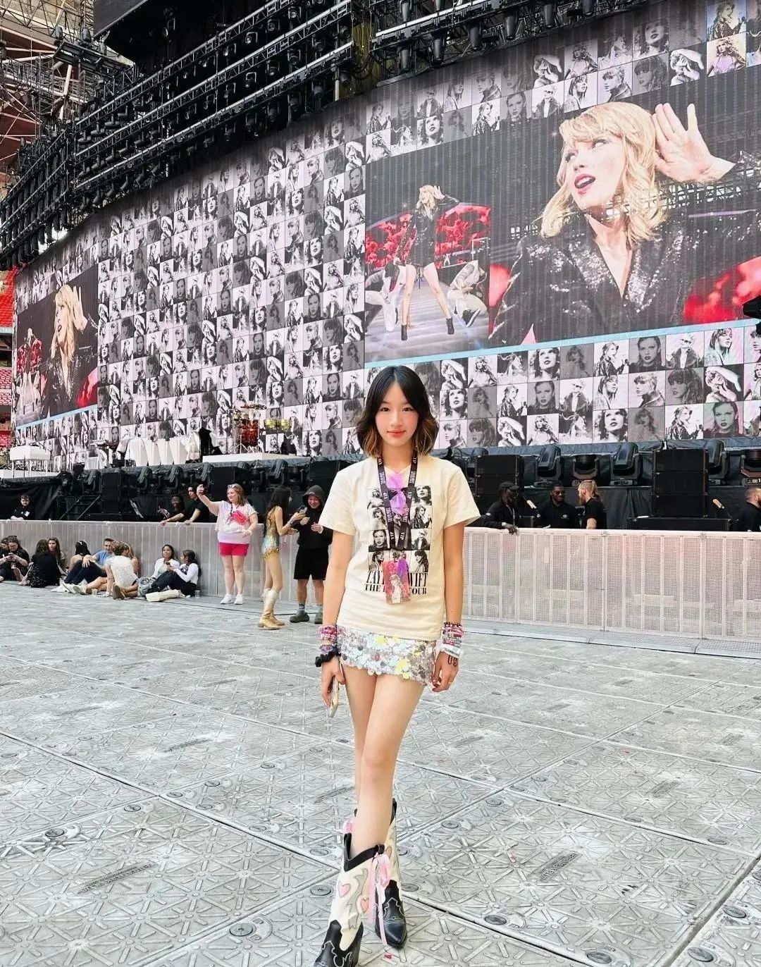 吴尊女儿惊艳亮相:14 岁展超模气质,大长腿吸睛