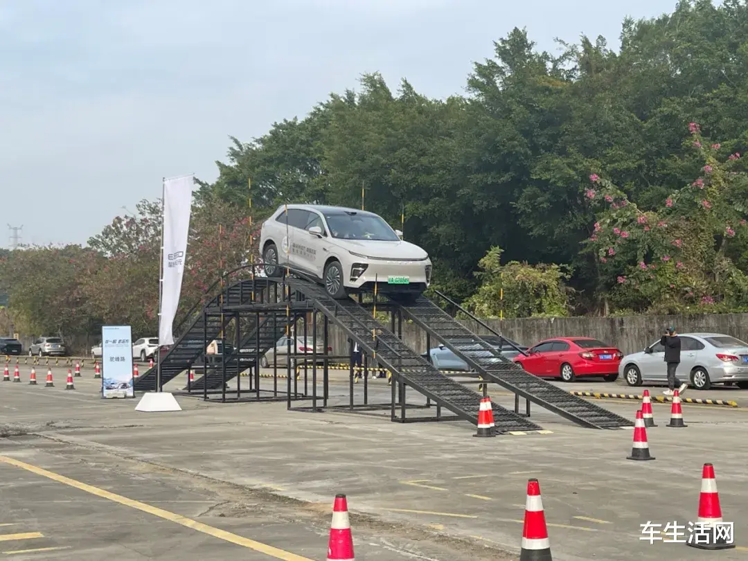 增程四驱旗舰级SUV