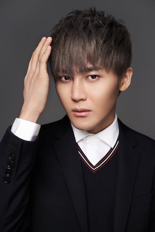 |标题：李炜：从快乐男声到多元艺术家的音乐旅程