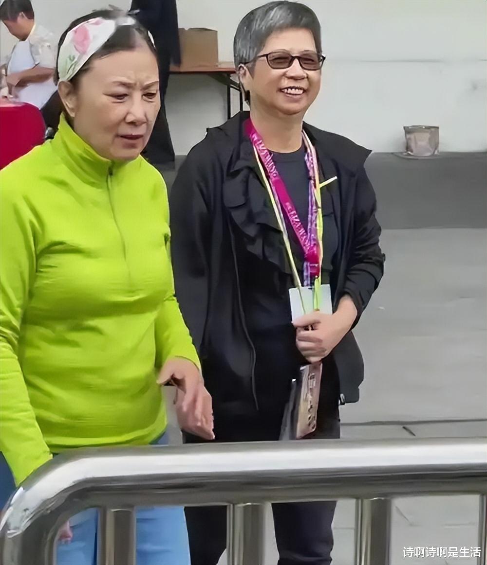 齐秦演唱会翻车:人都胖成什么样了,唱的太痛苦了,观众都吓傻了