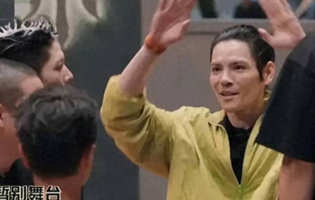 感谢把向佐淘汰，这种巨婴就不该来，心疼郭碧婷，狗看了都摇头