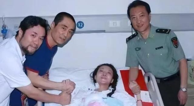 张艺谋:我这辈子最愧疚的绝不是巩俐陈婷,而是为我终身瘫痪的她