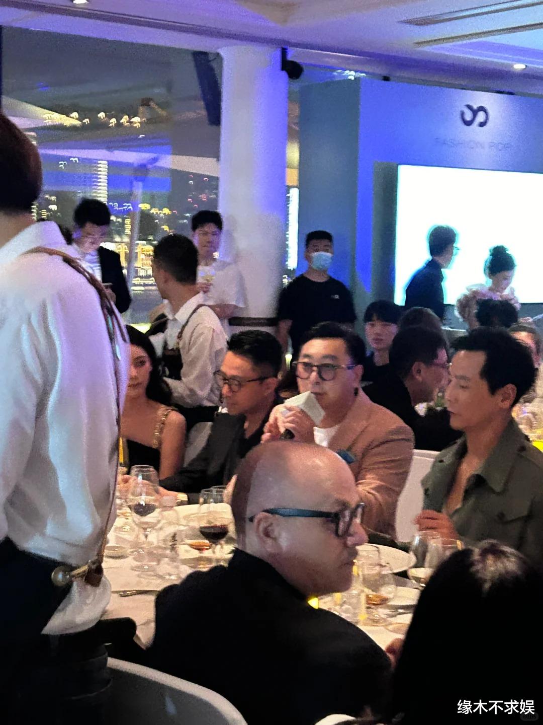 汪小菲携妻亮相华谊晚宴,马筱梅全程盯着吴彦祖,眼神暧昧惹争议