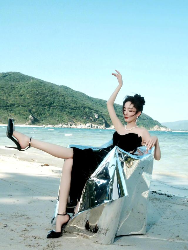 杨幂海边写真大片图集