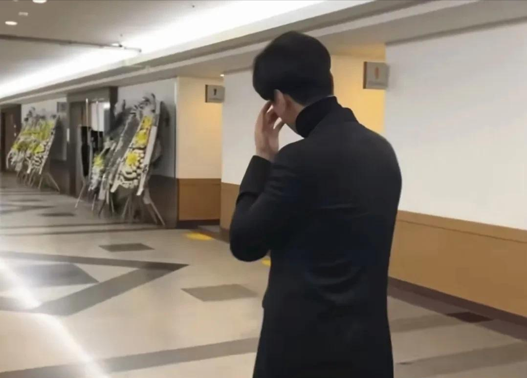 女星金赛纶死后,退圈15年的韩国第一美男现身!