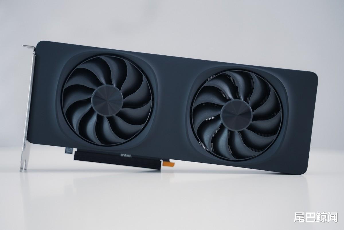 首发英特尔新甜卡 B580, 会是显卡市场的破局者吗?