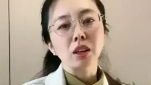 田静说看到许妈直播时人气很旺，她很开心的说，太好了，太好了