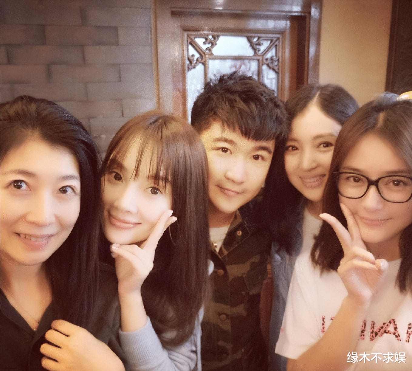 张大大背景曝光,尔冬升不敢得罪他,杨幂被骂“老女人”也不敢撕破脸!