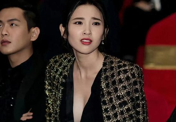 唐艺昕身上的嫂子味越来越重了，当年的小清新去了哪里？