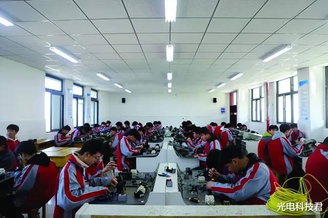 姜萍的背后：40%以上的初中生被分流读职高，如何建设却是难题！