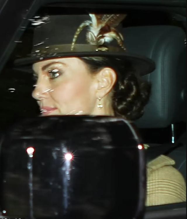 凯特王妃时隔又一月亮相,与家人去教堂做礼拜,状态大好了