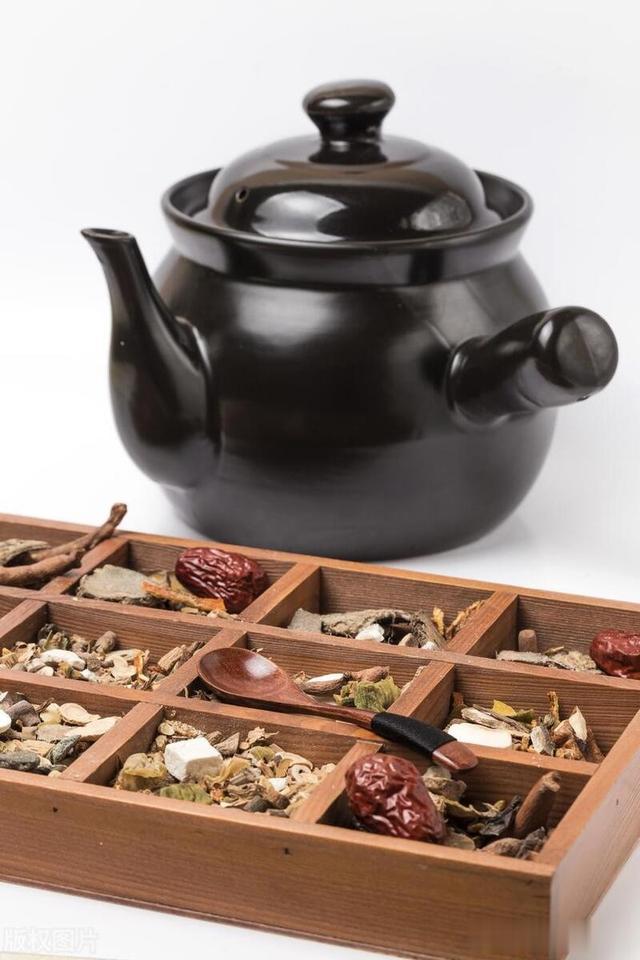 中药著名配伍：肉桂配黄连则稳，半夏配陈皮则顺，黄芪配党参则固