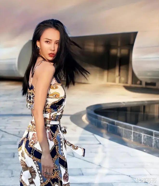 黄晓明旗下公司16个艺人，居然没有一个红的，网友：好心疼！