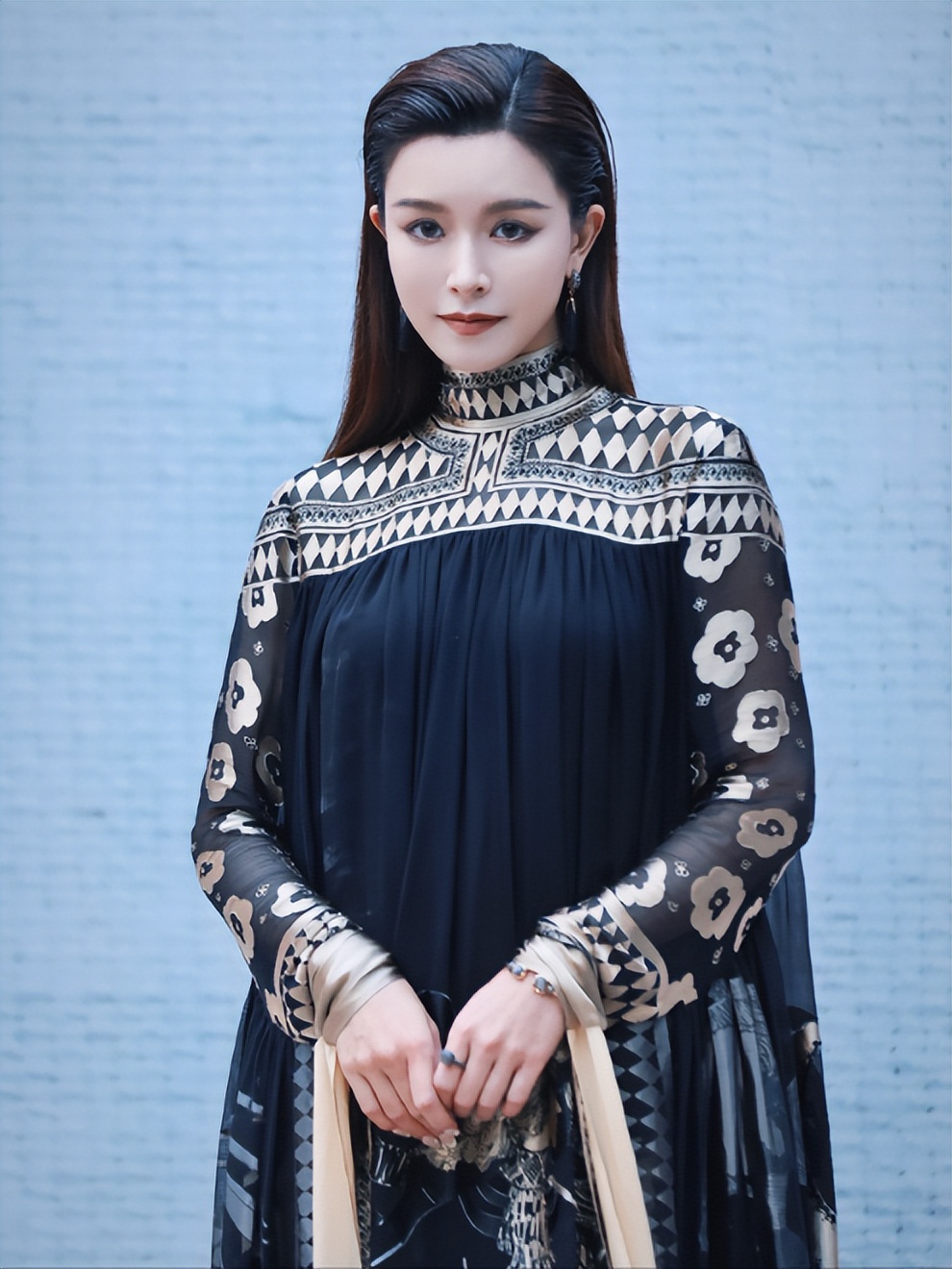 红毯这一天,吉克隽逸肌肉健硕,徐朵大长腿惊艳,刘诗诗赢麻了