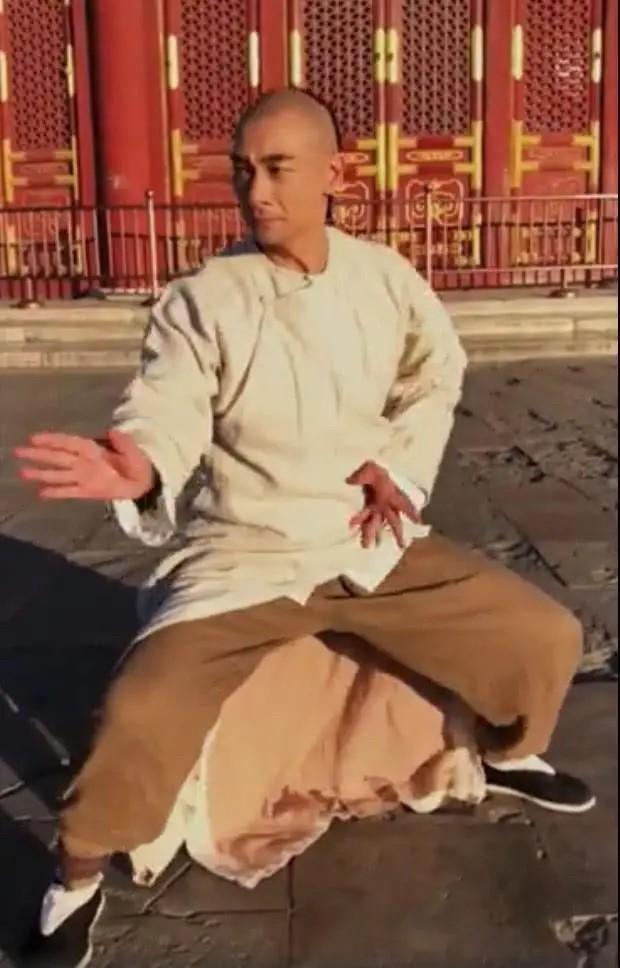 事实证明,“消失”九年的赵文卓,已经走上了一条“不归路”