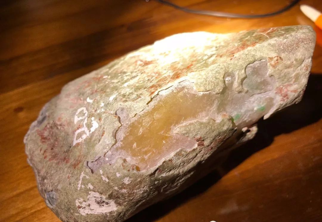 会卡翡翠原石居然有三种颜色