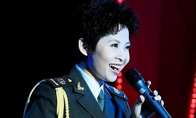 一百万一夜?赖昌星揭露两人真实关系,歌唱家董文华为啥会退圈?