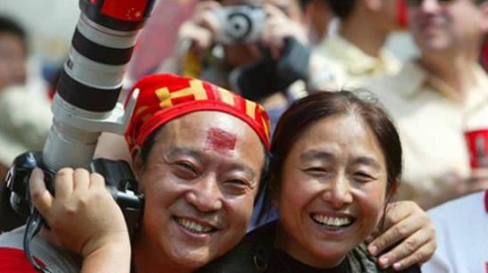 回顾:牛群谈为何不再跟冯巩合作,一到春晚就出事,没人跟我搭档