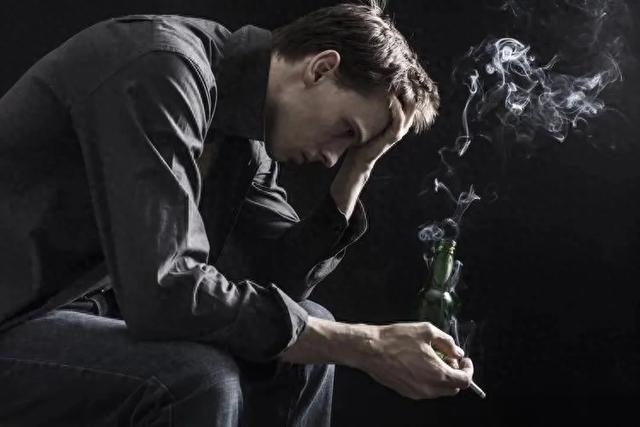 42岁男子脑梗死，不抽烟，不喝酒，医生叹息：3件事做太多了