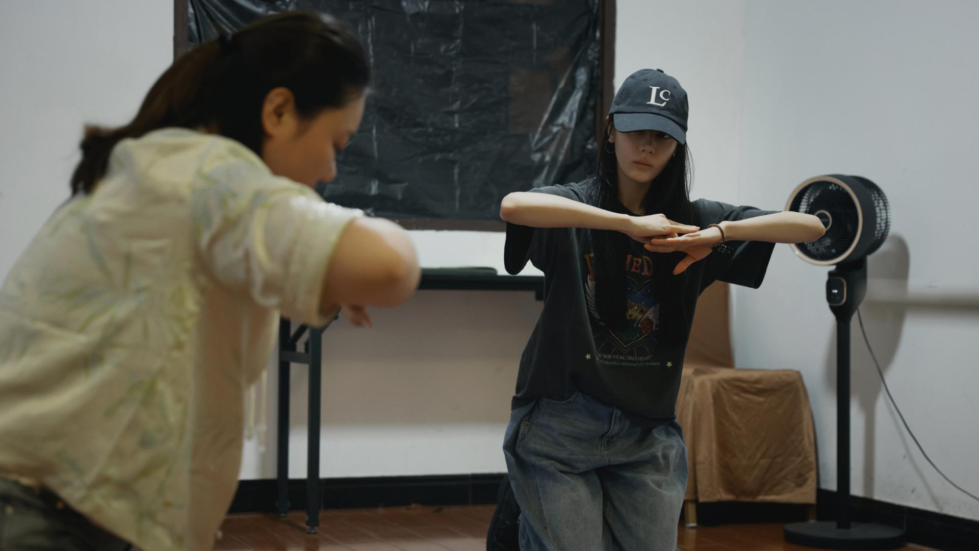 迪丽热巴学习《慕胥辞》归墟礼仪，白白嫩嫩，完完全全女大