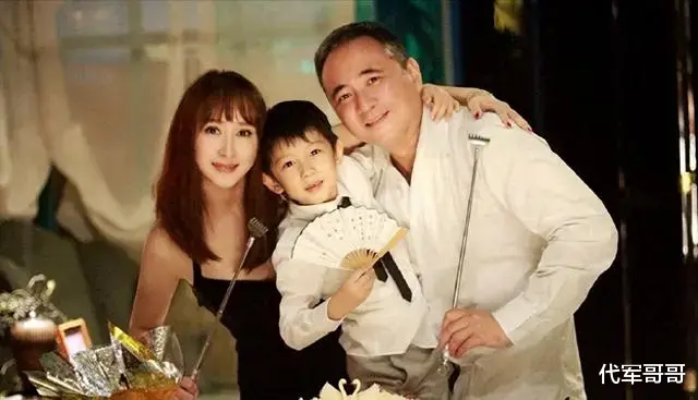 胡静:嫁入马来西亚豪门,丈夫为了不与她分房睡,自己去摘除扁桃体