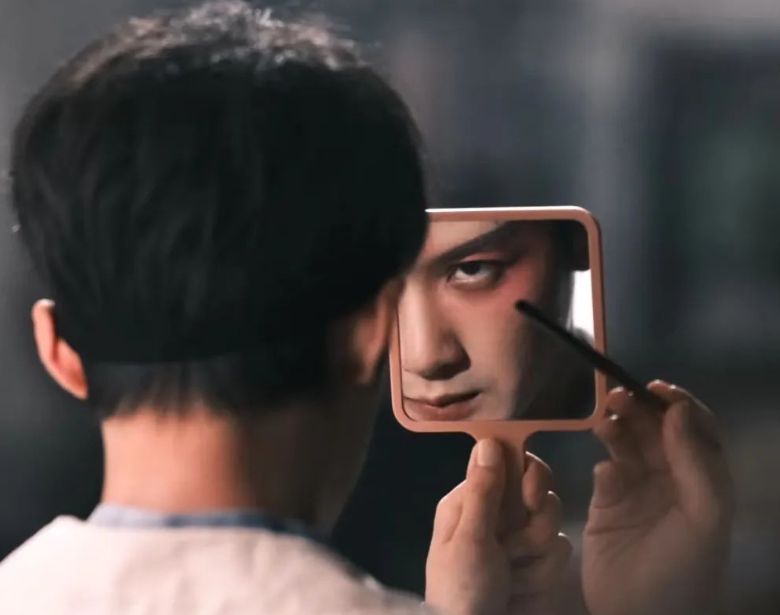 才3集评分9.7,檀健次令观众成功“入坑”,国产都市剧有天花板了!