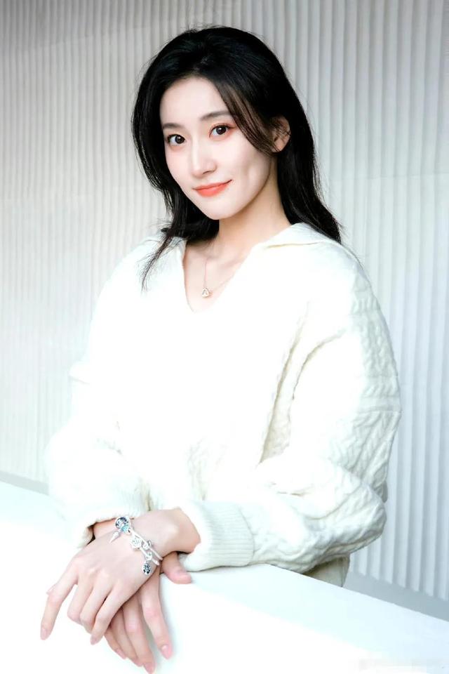 体坛颜值天花板张豆豆，172cm的黄金臀腿比，秒杀内娱女星！