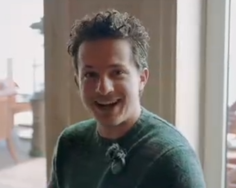 闹个大乌龙！《歌手》暂停剪辑断眉预告片，张钰琪已开始带妆彩排