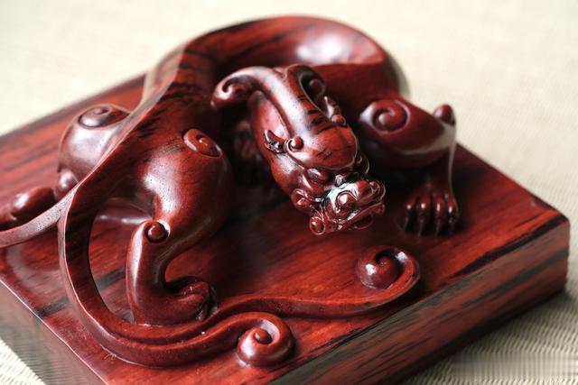 小葉紫檀 | 螭龍印章