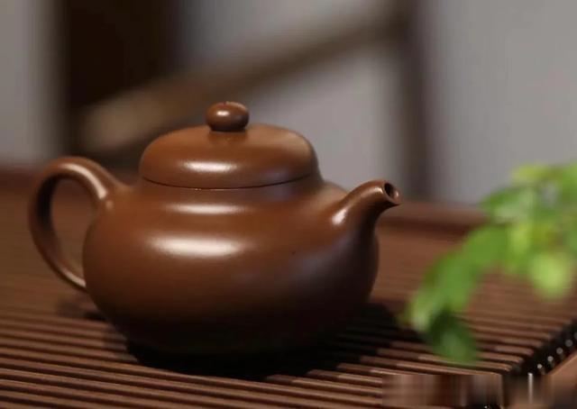 不懂紫砂艺术的人如何挑选紫砂壶？