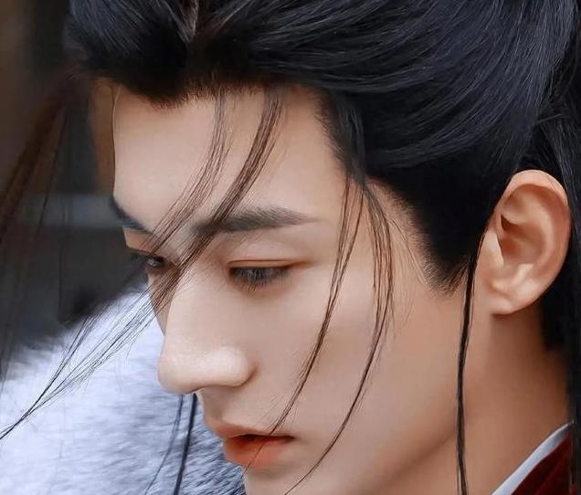 李昀锐手指丑到没眼看!丁禹兮刘学义“性缩力满满”的同款丑指甲