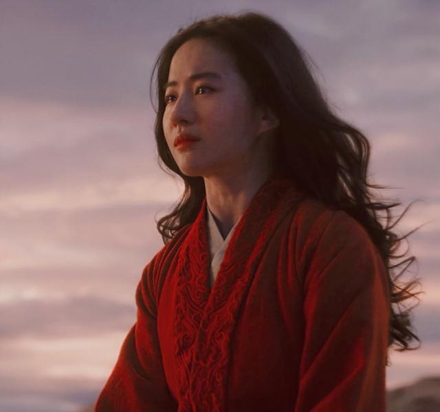 刘亦菲:明明普通的长相,却为何被推上神坛?网友一句话道出真相