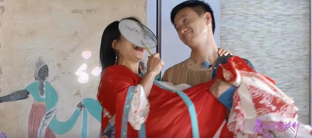 朱丹现身《浪姐5》，身材发福不敢认，事业频翻车，如今清醒了吗