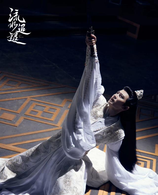 同样饰演佞臣，李现与任嘉伦放一起，才知道什么是“隐忍”